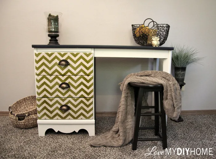 Desk Flip {Love My DIY Home} #fabflippers