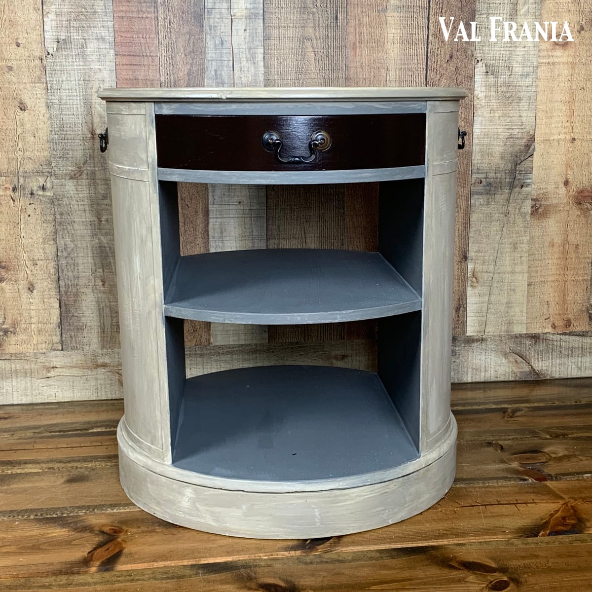 Jillian's blk end table fb3