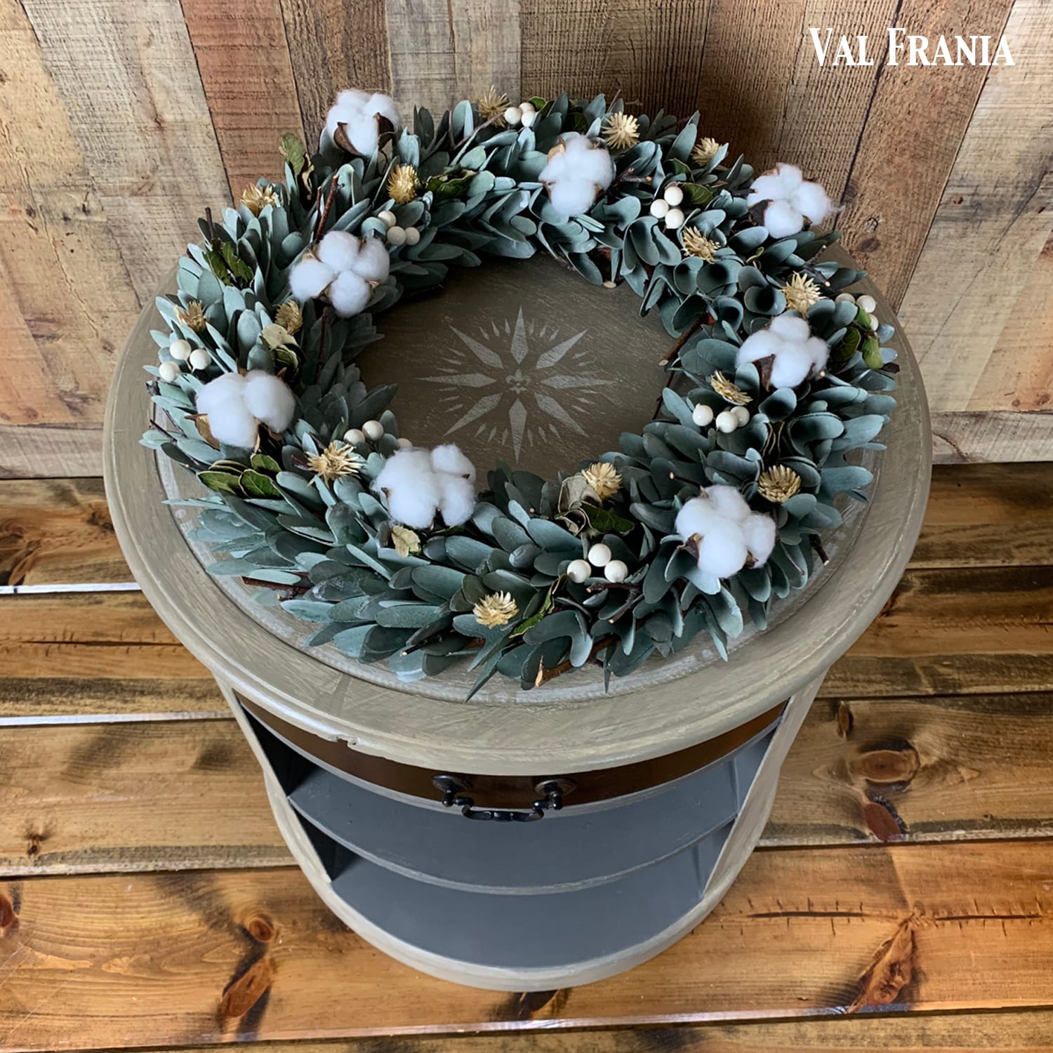 Jillian's blk end table top w wreath