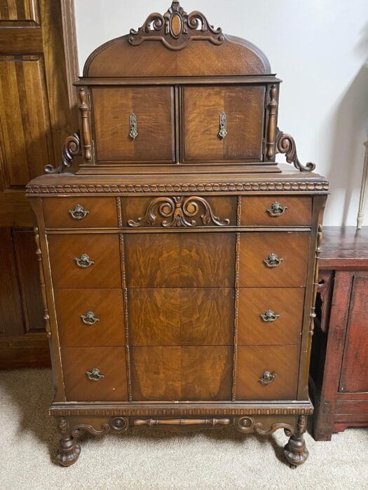 1 Butler dresser