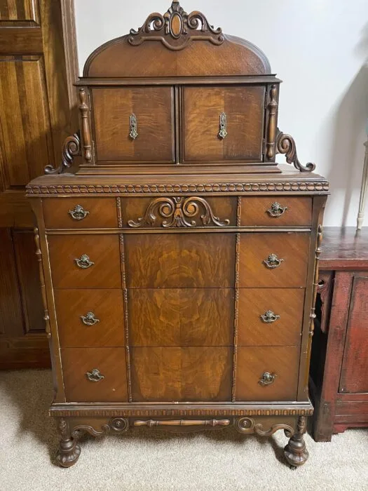 1 Butler dresser